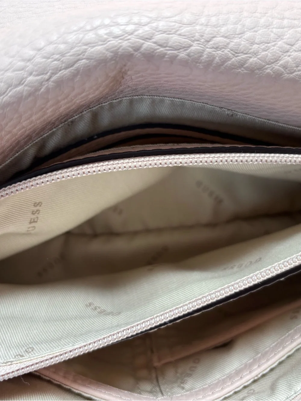 Guess light pink Pebbled Leather Shoulder Bag with adjustable Patterned Strap - Picture 12 of 14